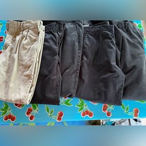 Five pairs men’s size 32/32 dockers